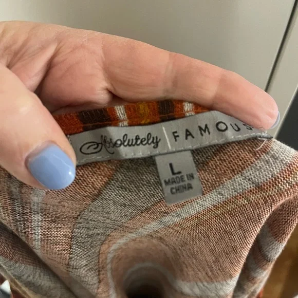 🎉HP🎉Striped V-Neck Blouse in Orange and Brown size Large🎉HP🎉 - Picture 4 of 4